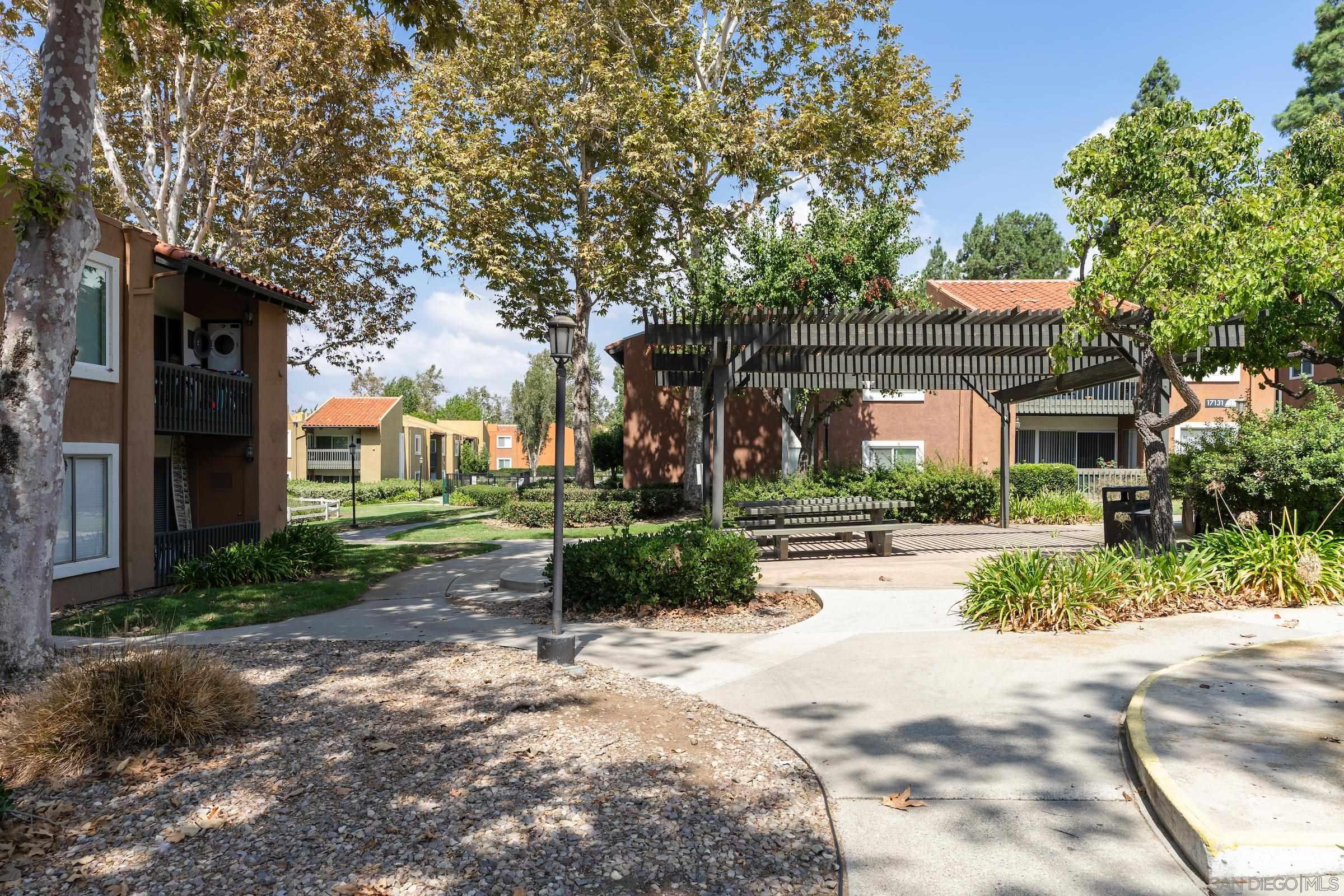 Detail Gallery Image 16 of 20 For 17093 W Bernardo Dr.  #205,  San Diego,  CA 92127 - 2 Beds | 1 Baths