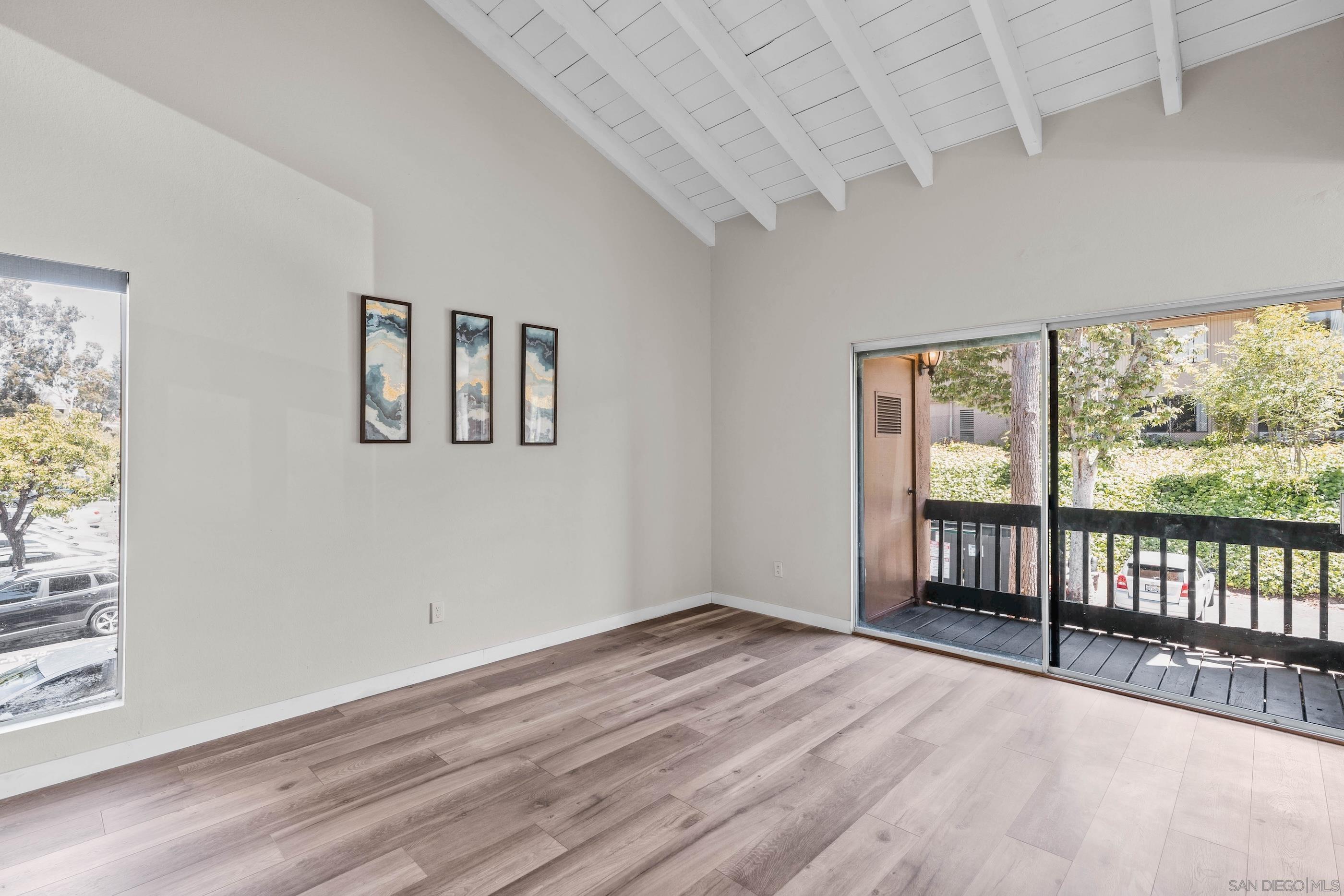 Detail Gallery Image 6 of 20 For 17093 W Bernardo Dr.  #205,  San Diego,  CA 92127 - 2 Beds | 1 Baths