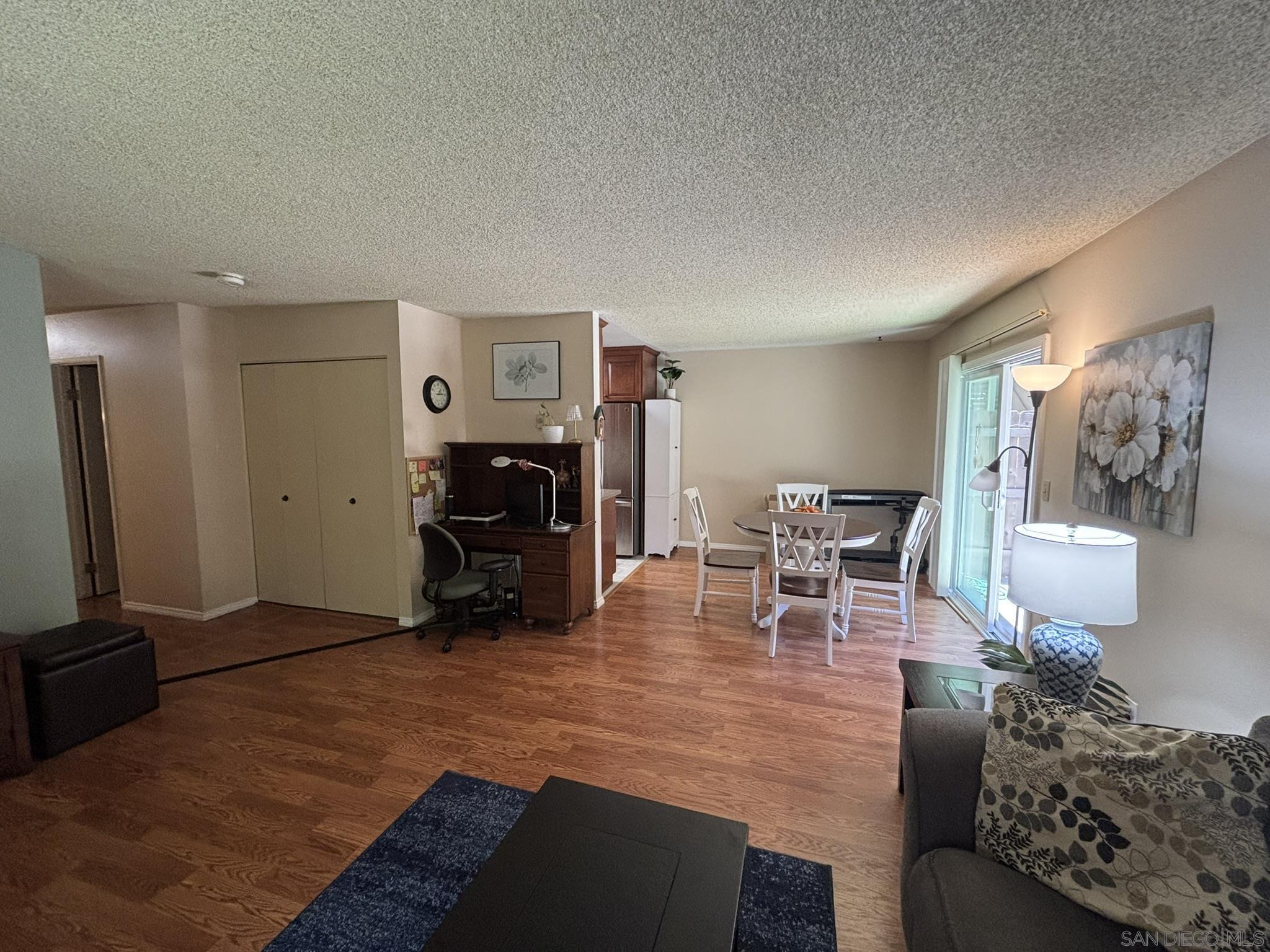 Detail Gallery Image 14 of 30 For 10454  Caminito Sulmona, San Diego,  CA 92129 - 3 Beds | 2 Baths