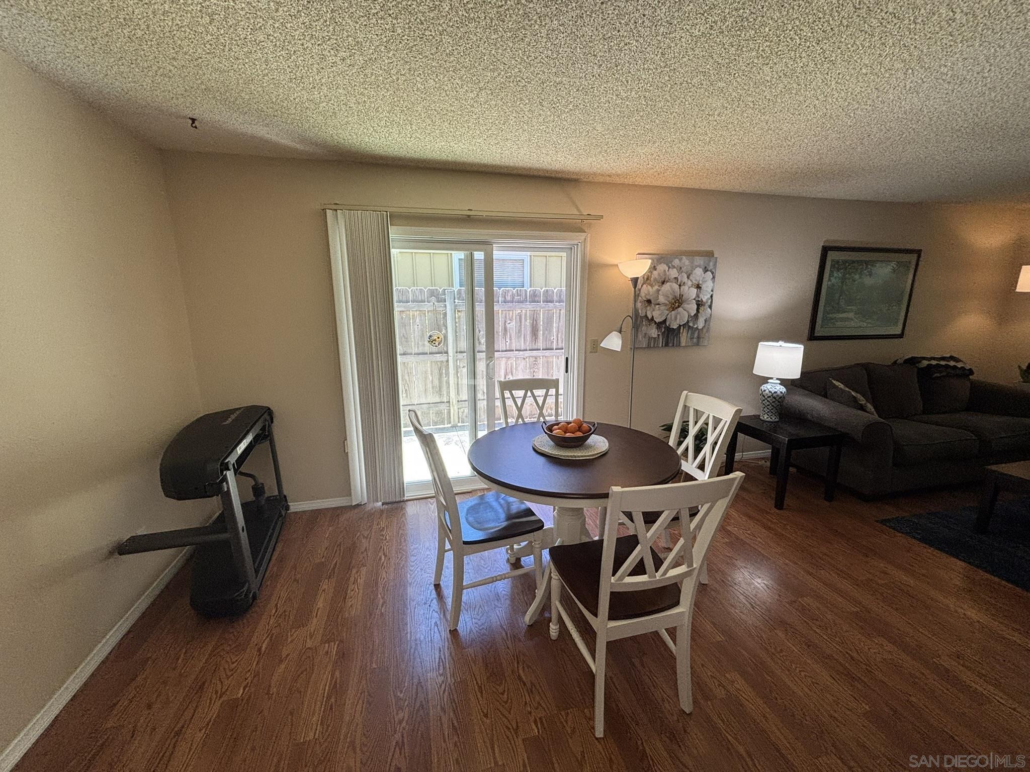 Detail Gallery Image 15 of 30 For 10454  Caminito Sulmona, San Diego,  CA 92129 - 3 Beds | 2 Baths