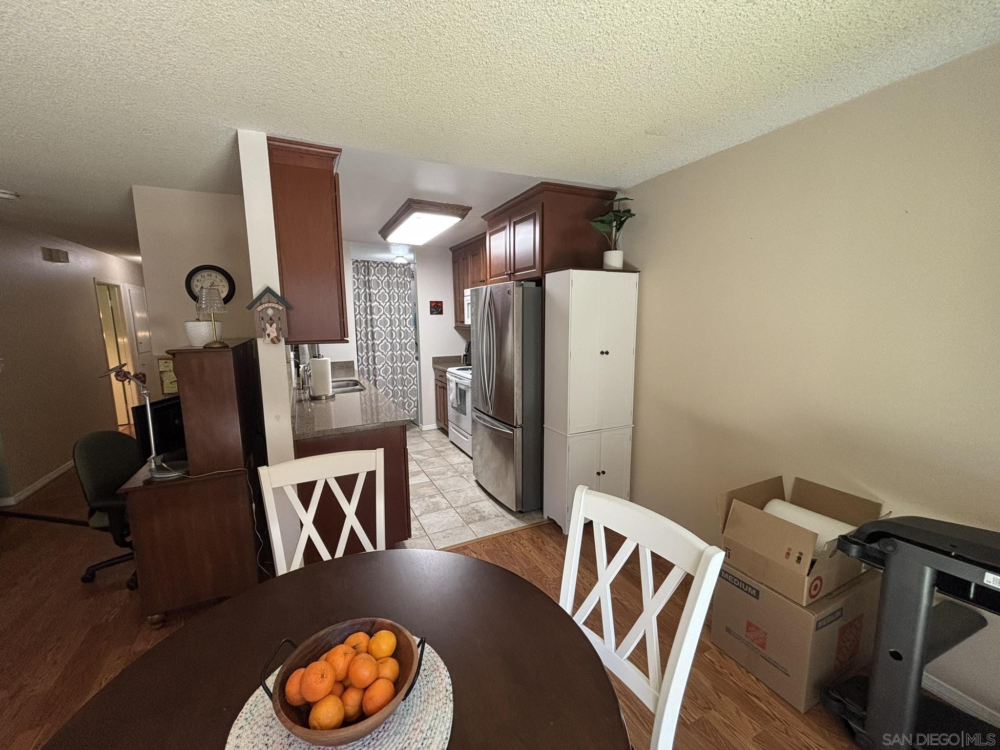 Detail Gallery Image 17 of 30 For 10454  Caminito Sulmona, San Diego,  CA 92129 - 3 Beds | 2 Baths