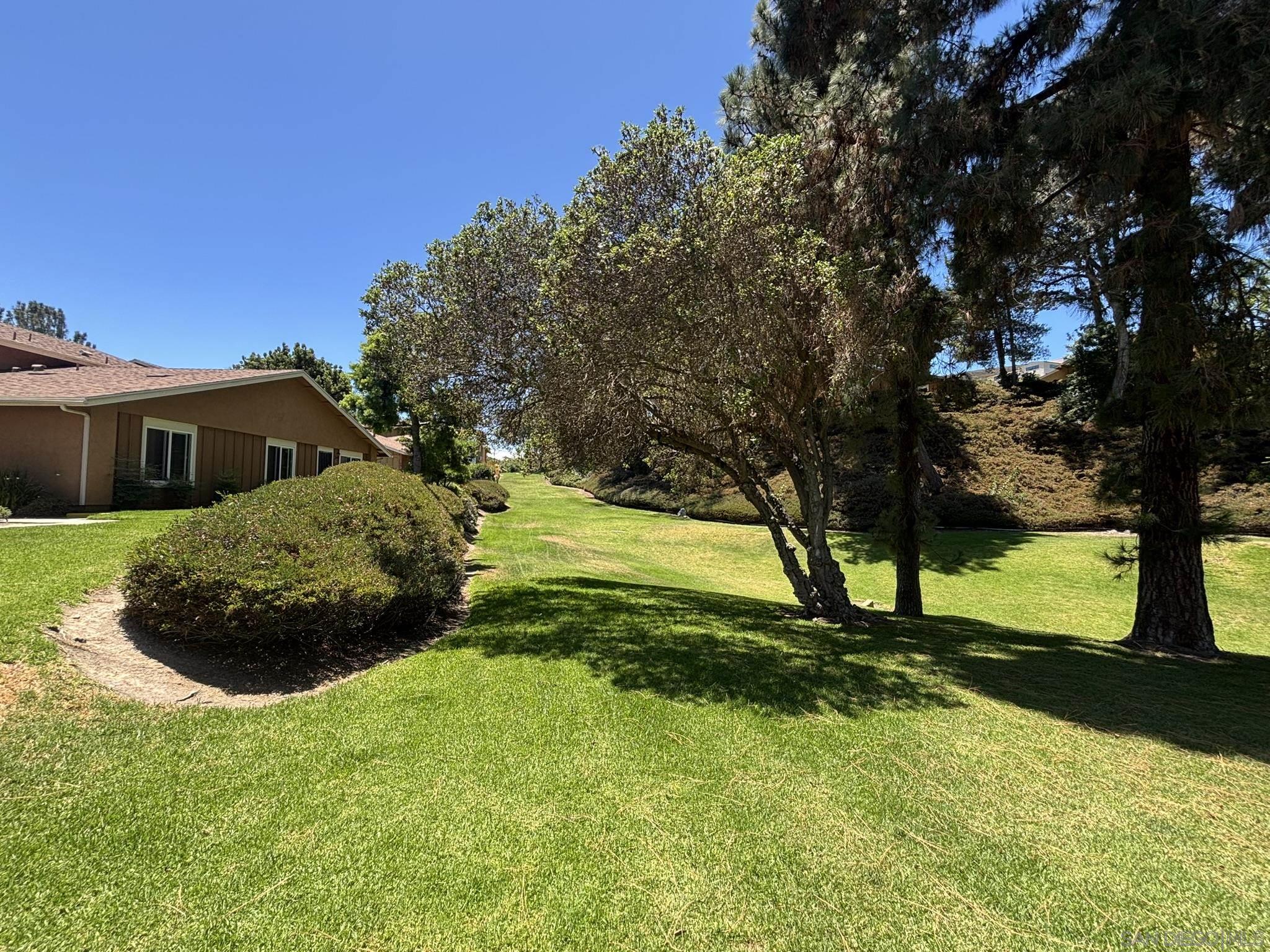 Detail Gallery Image 8 of 30 For 10454  Caminito Sulmona, San Diego,  CA 92129 - 3 Beds | 2 Baths