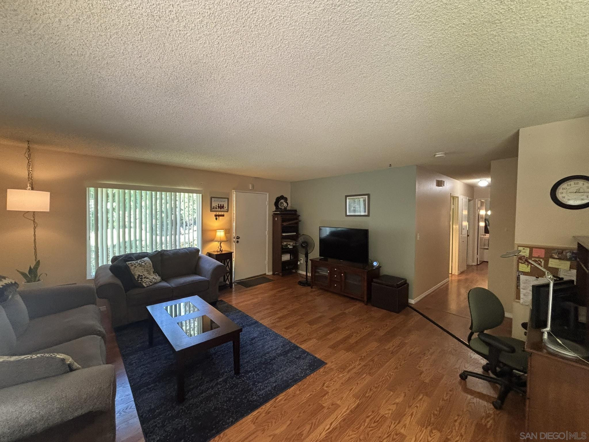 Detail Gallery Image 9 of 30 For 10454  Caminito Sulmona, San Diego,  CA 92129 - 3 Beds | 2 Baths