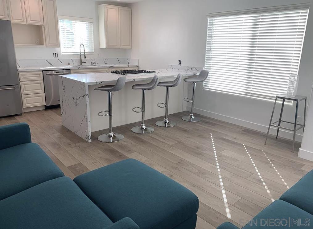 Detail Gallery Image 2 of 8 For 4763  Terrace Dr  B, San Diego,  CA 92116 - 1 Beds | 1 Baths