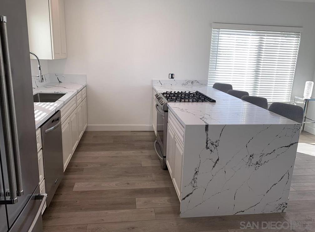 Detail Gallery Image 3 of 8 For 4763  Terrace Dr  B, San Diego,  CA 92116 - 1 Beds | 1 Baths