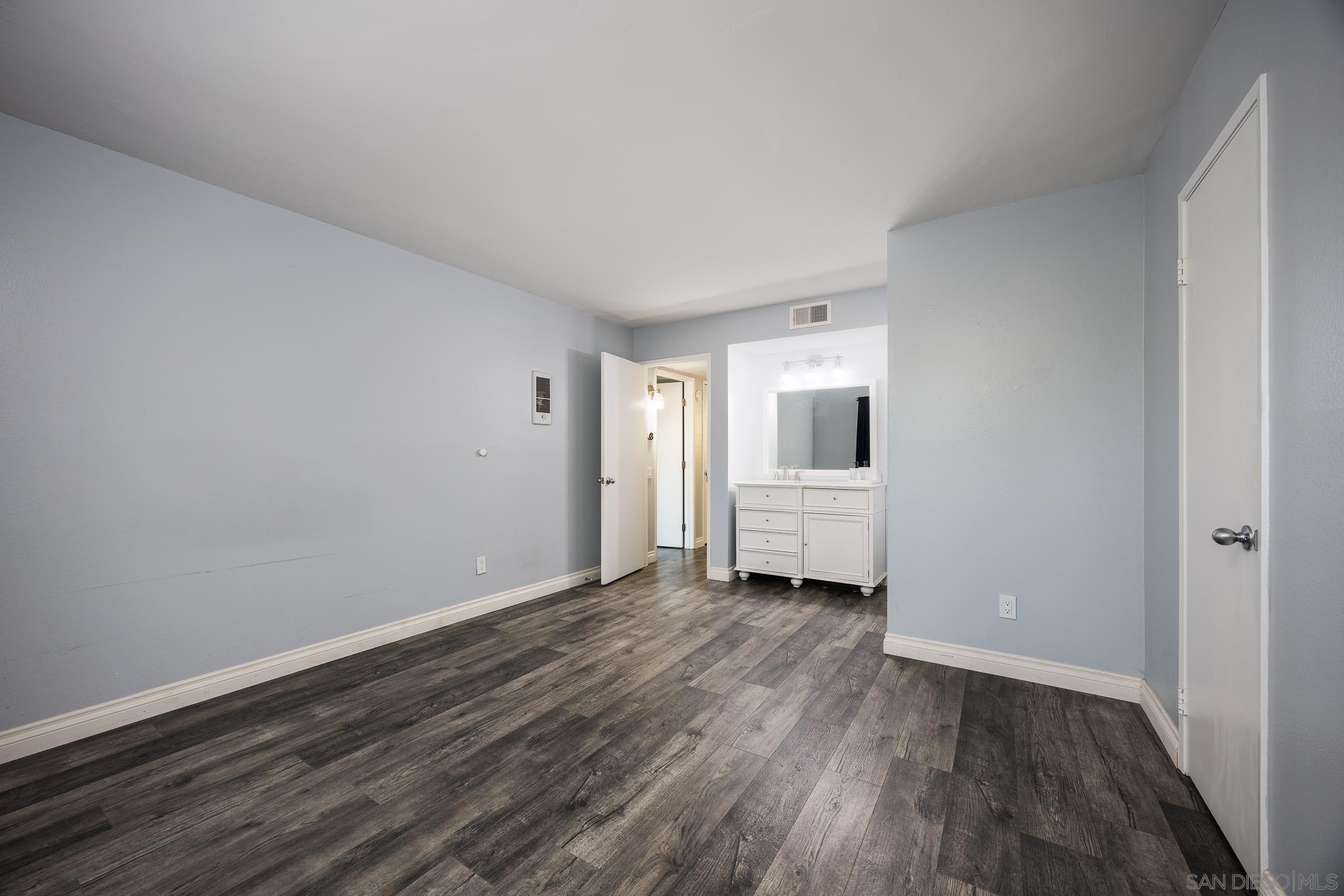Detail Gallery Image 11 of 29 For 5700  Baltimore Dr  #215,  La Mesa,  CA 91942 - 2 Beds | 2 Baths