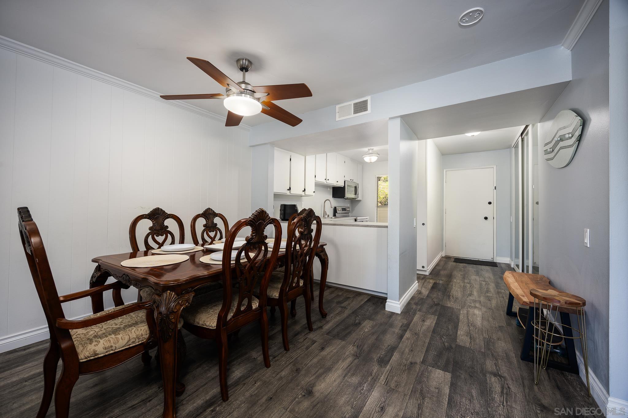 Detail Gallery Image 4 of 29 For 5700  Baltimore Dr  #215,  La Mesa,  CA 91942 - 2 Beds | 2 Baths