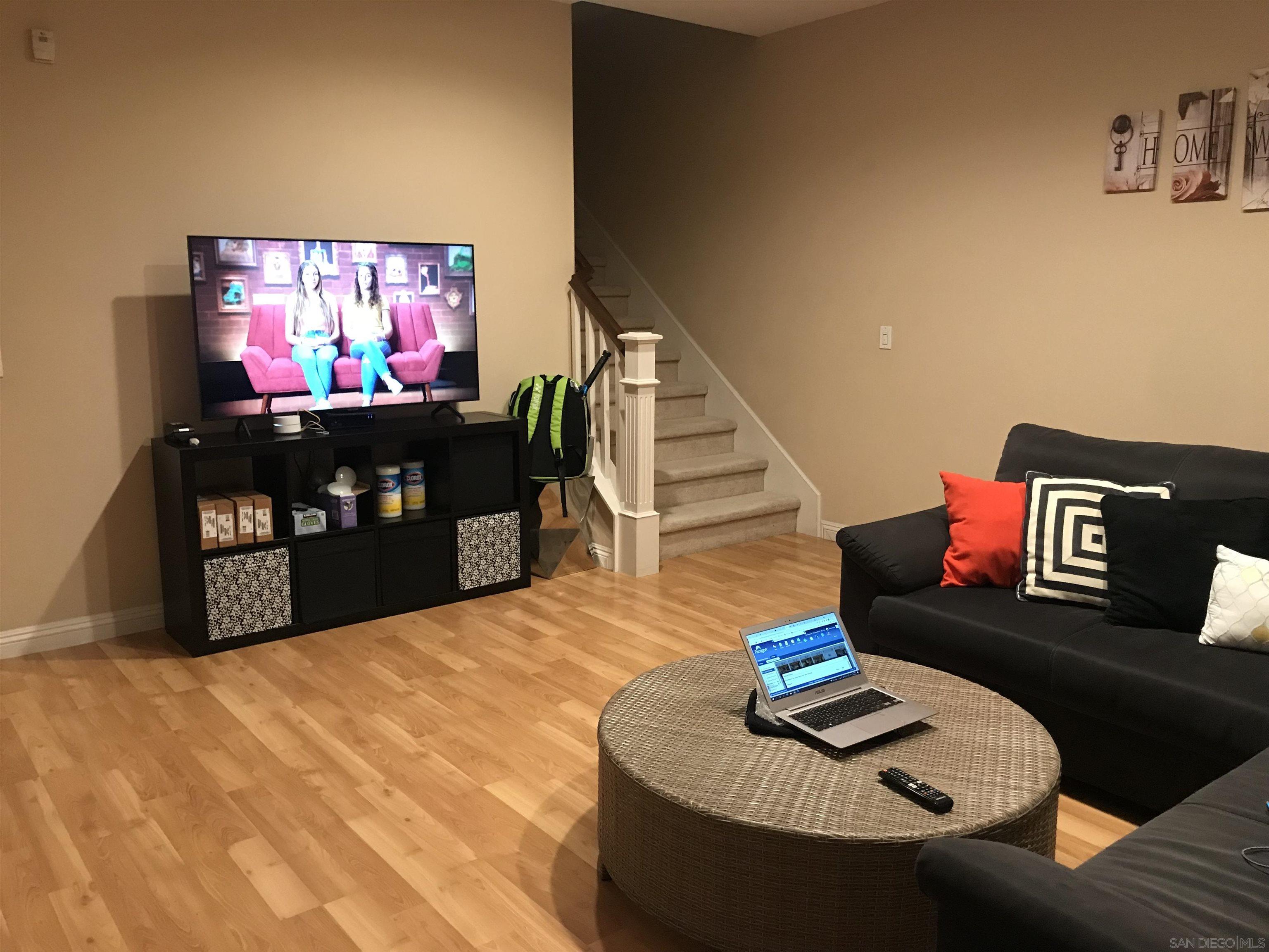 Detail Gallery Image 20 of 24 For 10637  Golden Willow Tr, San Diego,  CA 92130 - 4 Beds | 2/1 Baths