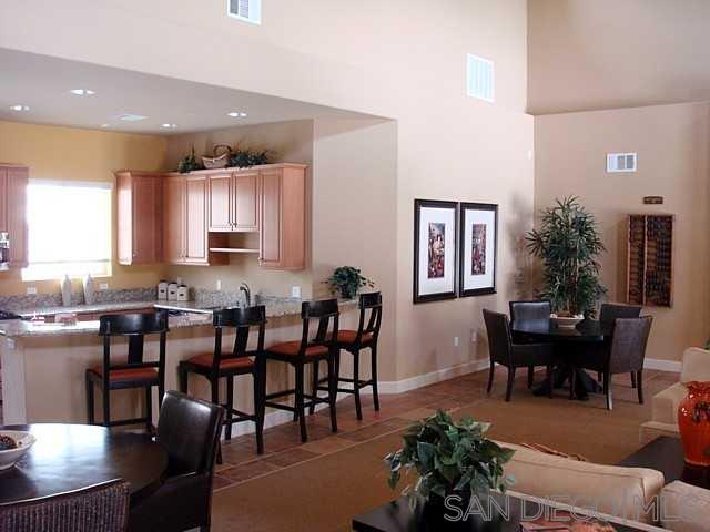 Detail Gallery Image 9 of 24 For 10637  Golden Willow Tr, San Diego,  CA 92130 - 4 Beds | 2/1 Baths