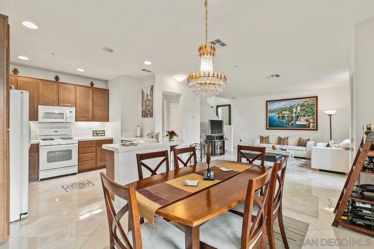 Detail Gallery Image 12 of 40 For 16915  Hutchins Lndg  45, San Diego,  CA 92127 - 2 Beds | 2/1 Baths