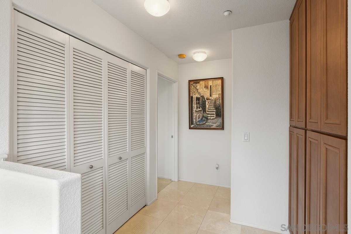 Detail Gallery Image 18 of 40 For 16915  Hutchins Lndg  45, San Diego,  CA 92127 - 2 Beds | 2/1 Baths