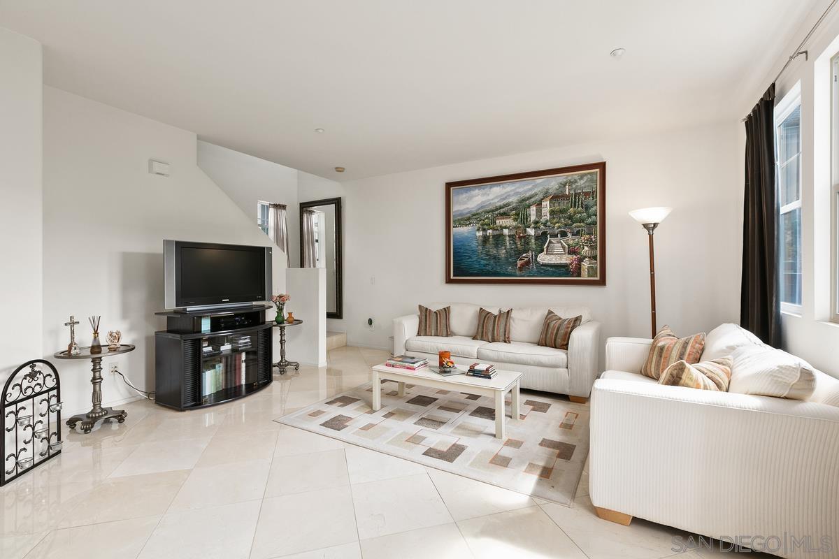 Detail Gallery Image 4 of 40 For 16915  Hutchins Lndg  45, San Diego,  CA 92127 - 2 Beds | 2/1 Baths