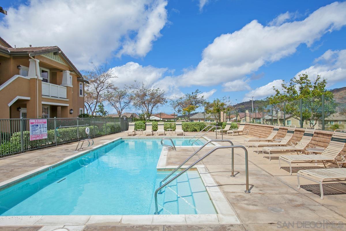 Detail Gallery Image 38 of 40 For 16915  Hutchins Lndg  45, San Diego,  CA 92127 - 2 Beds | 2/1 Baths