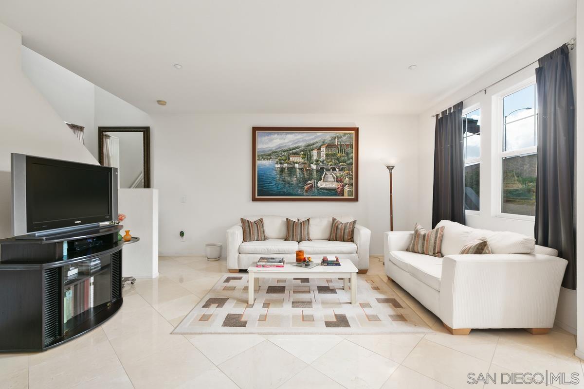 Detail Gallery Image 6 of 40 For 16915  Hutchins Lndg  45, San Diego,  CA 92127 - 2 Beds | 2/1 Baths