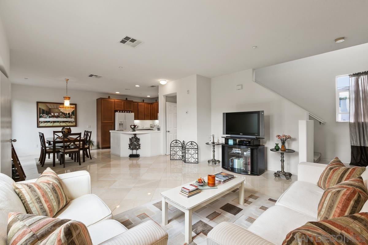 Detail Gallery Image 8 of 40 For 16915  Hutchins Lndg  45, San Diego,  CA 92127 - 2 Beds | 2/1 Baths