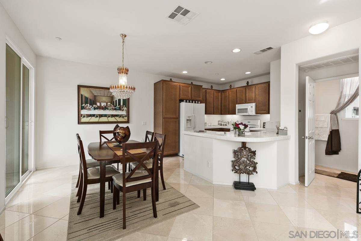 Detail Gallery Image 9 of 40 For 16915  Hutchins Lndg  45, San Diego,  CA 92127 - 2 Beds | 2/1 Baths