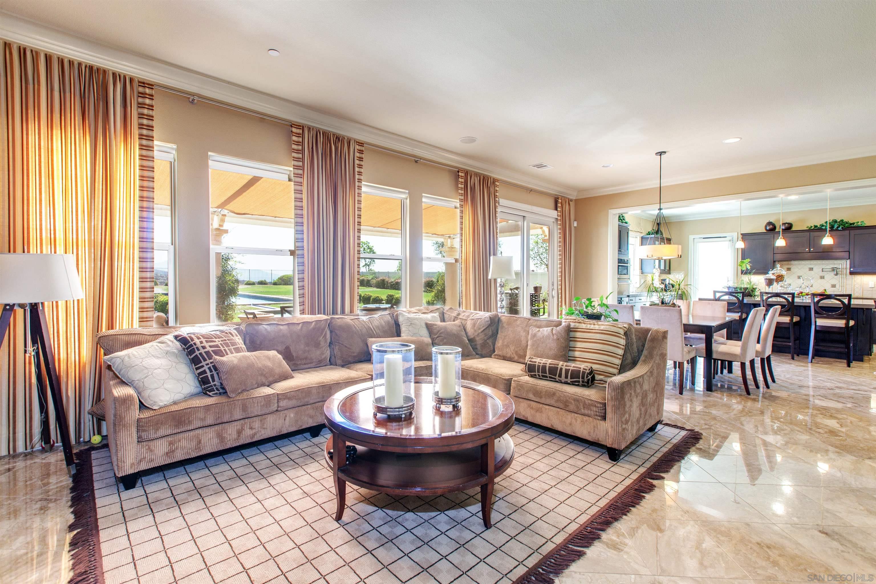 Detail Gallery Image 12 of 43 For 671  via Maggiore, Chula Vista,  CA 91914 - 6 Beds | 4/1 Baths