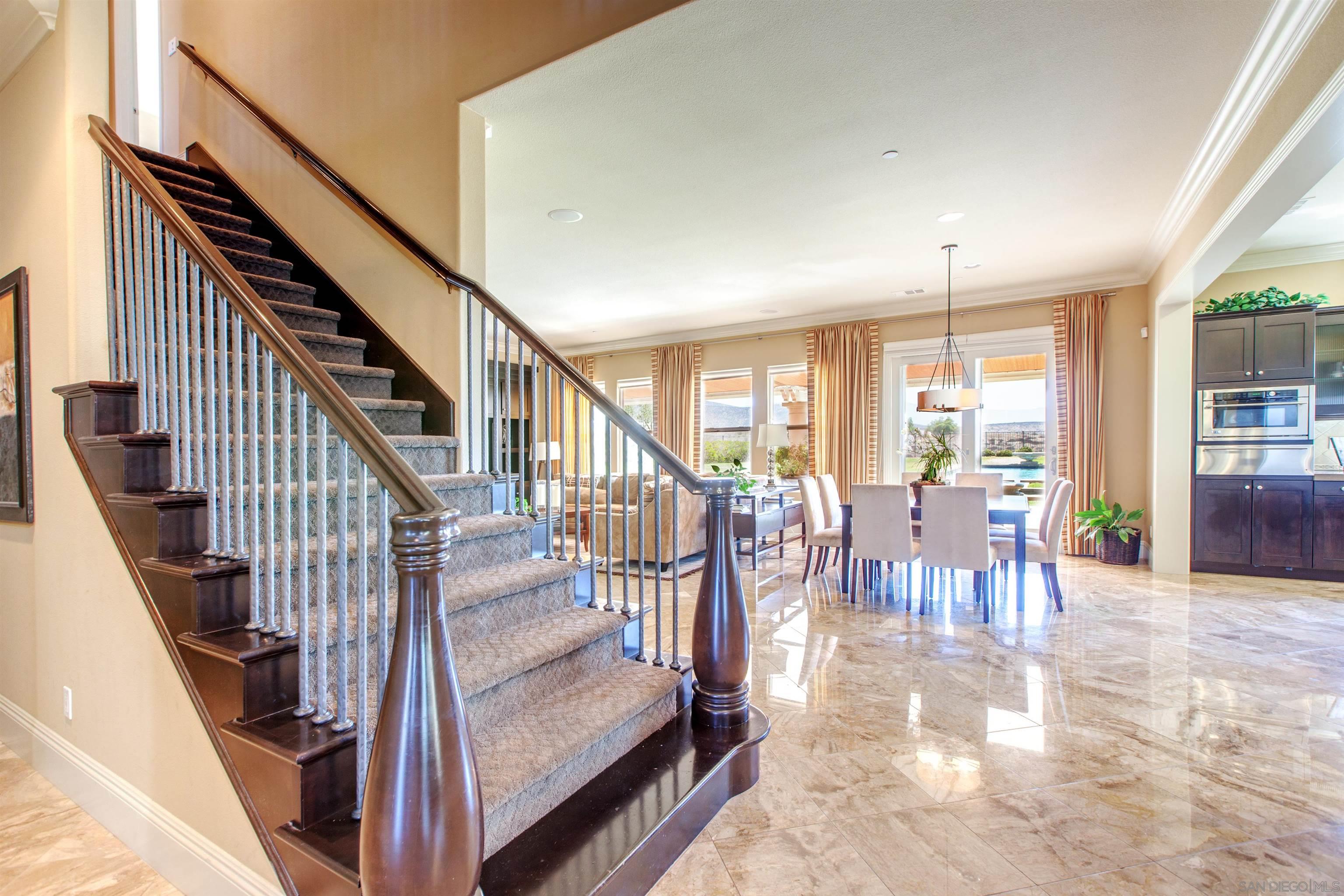 Detail Gallery Image 10 of 43 For 671  via Maggiore, Chula Vista,  CA 91914 - 6 Beds | 4/1 Baths