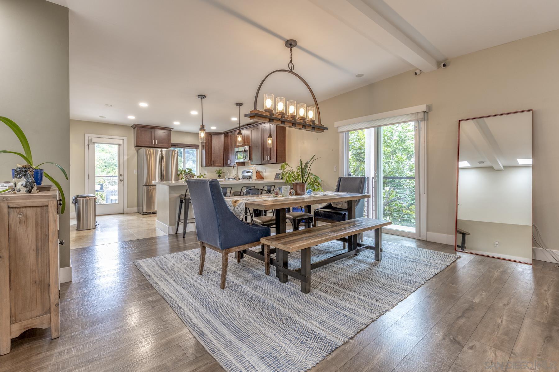 Front Image Thumbnail for SD250034778