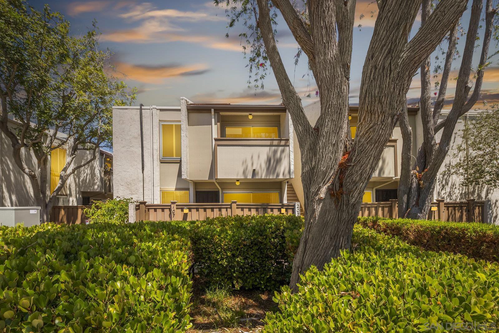 Detail Gallery Image 1 of 1 For 3549  Castle Glen Dr  #207,  San Diego,  CA 92123 - 1 Beds | 1 Baths