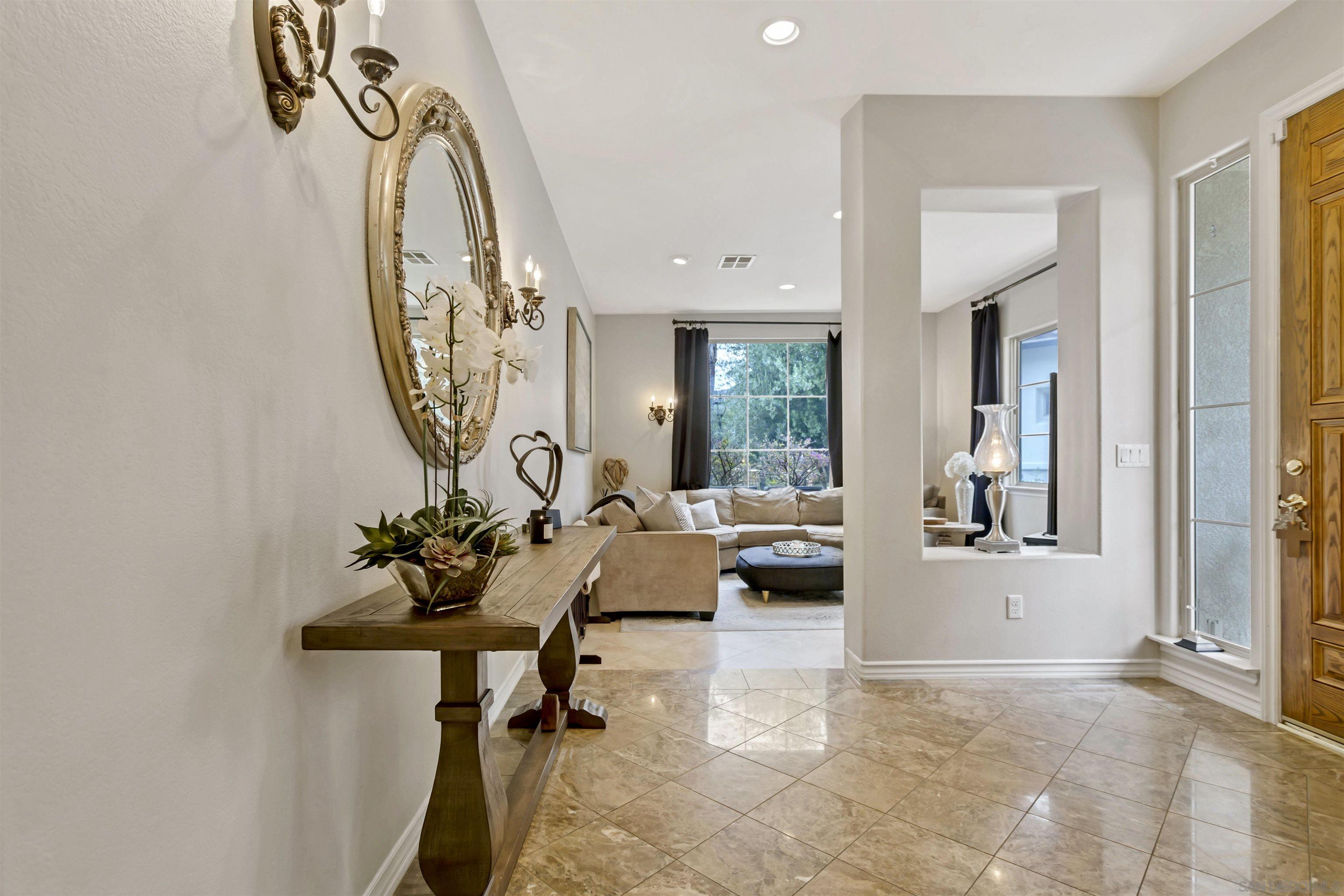 Detail Gallery Image 3 of 29 For 4229  via Mira Monte, Agoura Hills,  CA 91301 - 3 Beds | 2/1 Baths