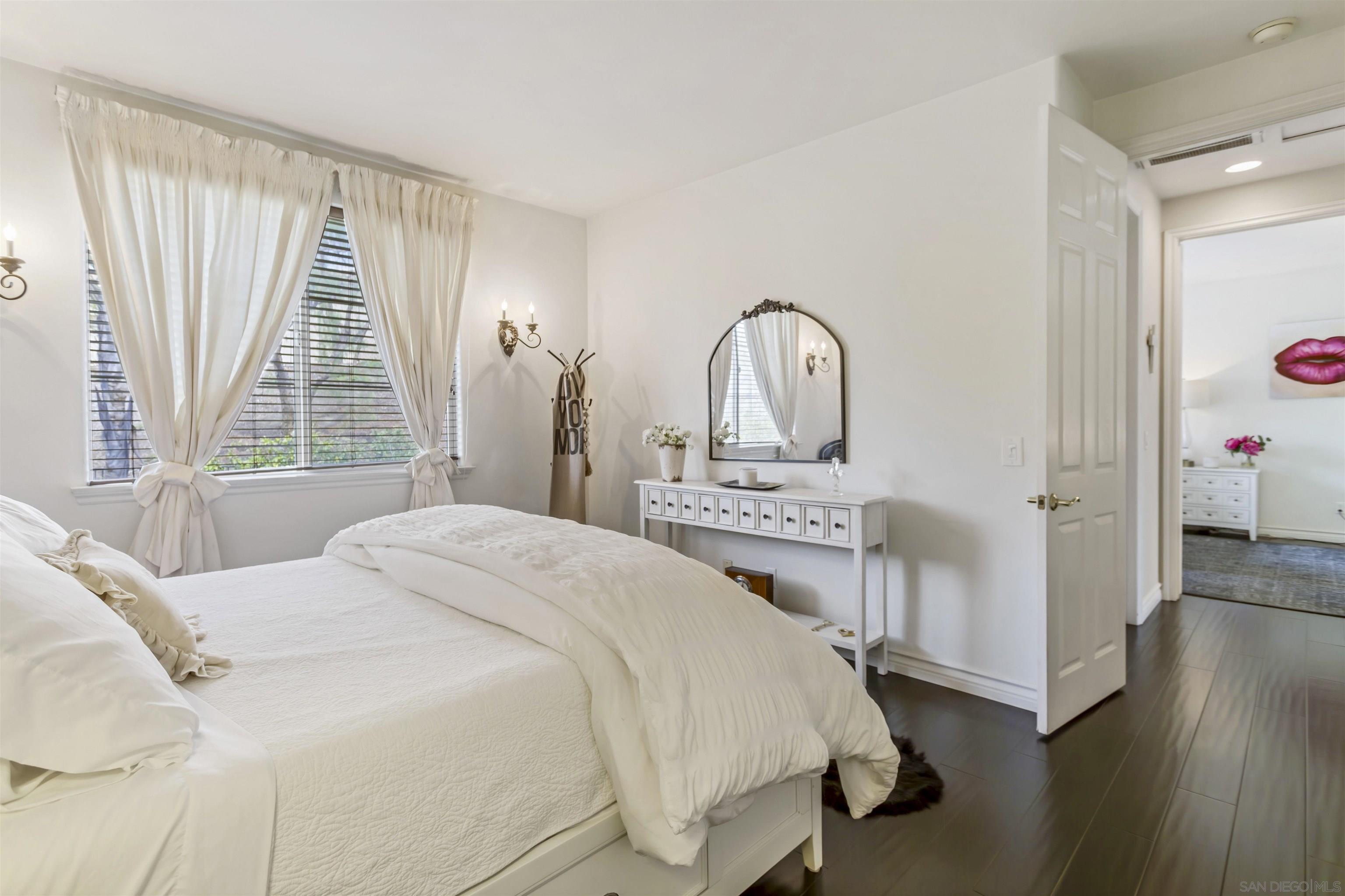 Detail Gallery Image 21 of 29 For 4229  via Mira Monte, Agoura Hills,  CA 91301 - 3 Beds | 2/1 Baths