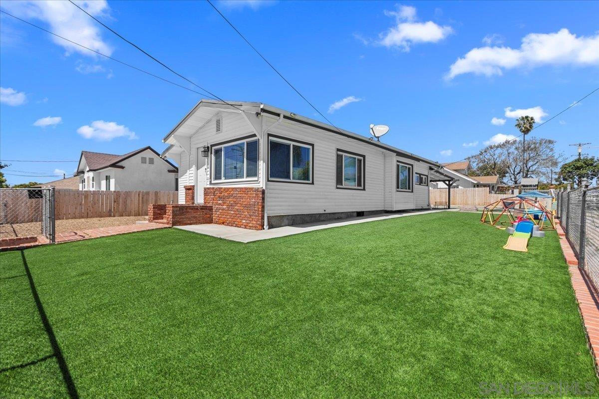 Front Image Thumbnail for SD250035087