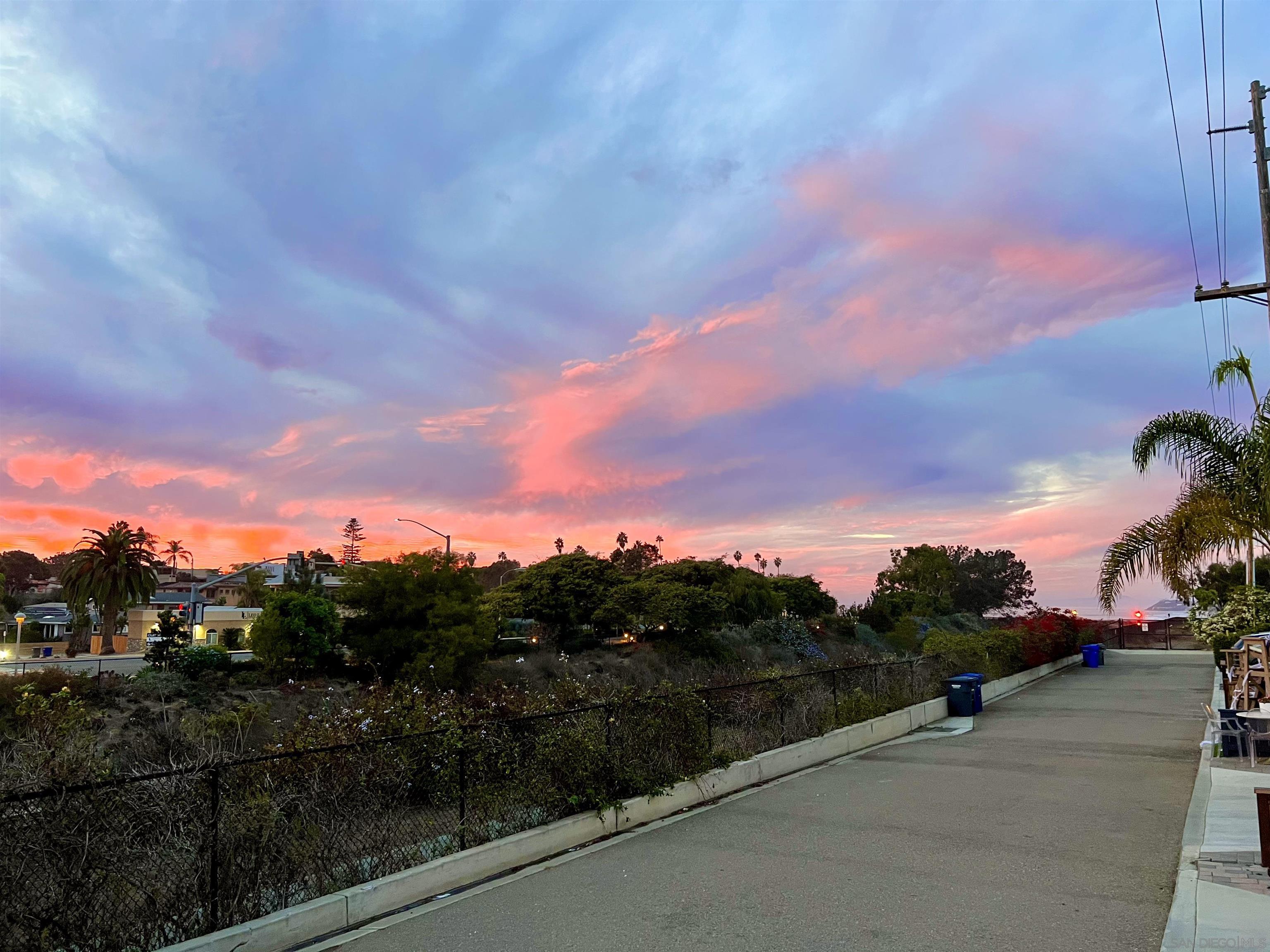 Detail Gallery Image 31 of 35 For 505 N Cedros, Solana Beach,  CA 92075 - 4 Beds | 3 Baths
