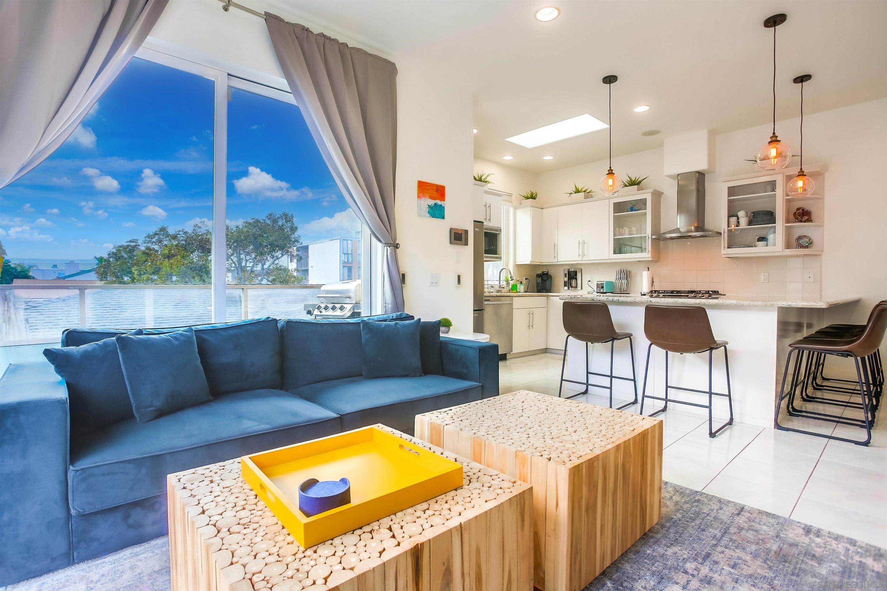 Detail Gallery Image 1 of 1 For 808  Ensenada Ct, San Diego,  CA 92109 - 3 Beds | 3 Baths