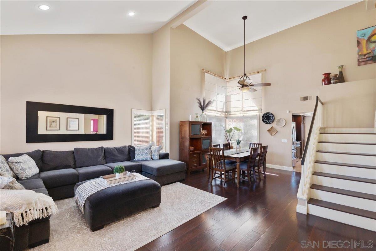 Front Image Thumbnail for SD250035279