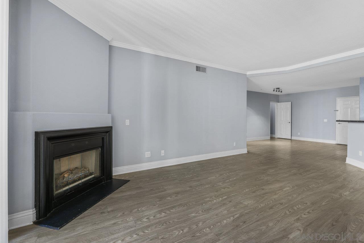 Detail Gallery Image 5 of 14 For 12372  Carmel Country Rd  #202,  San Diego,  CA 92130 - 2 Beds | 2 Baths