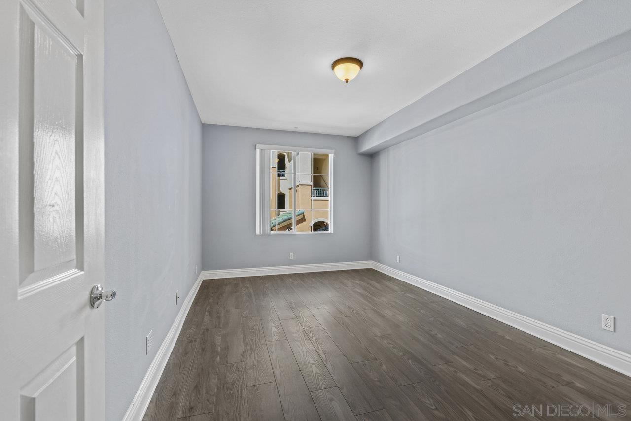 Detail Gallery Image 9 of 14 For 12372  Carmel Country Rd  #202,  San Diego,  CA 92130 - 2 Beds | 2 Baths