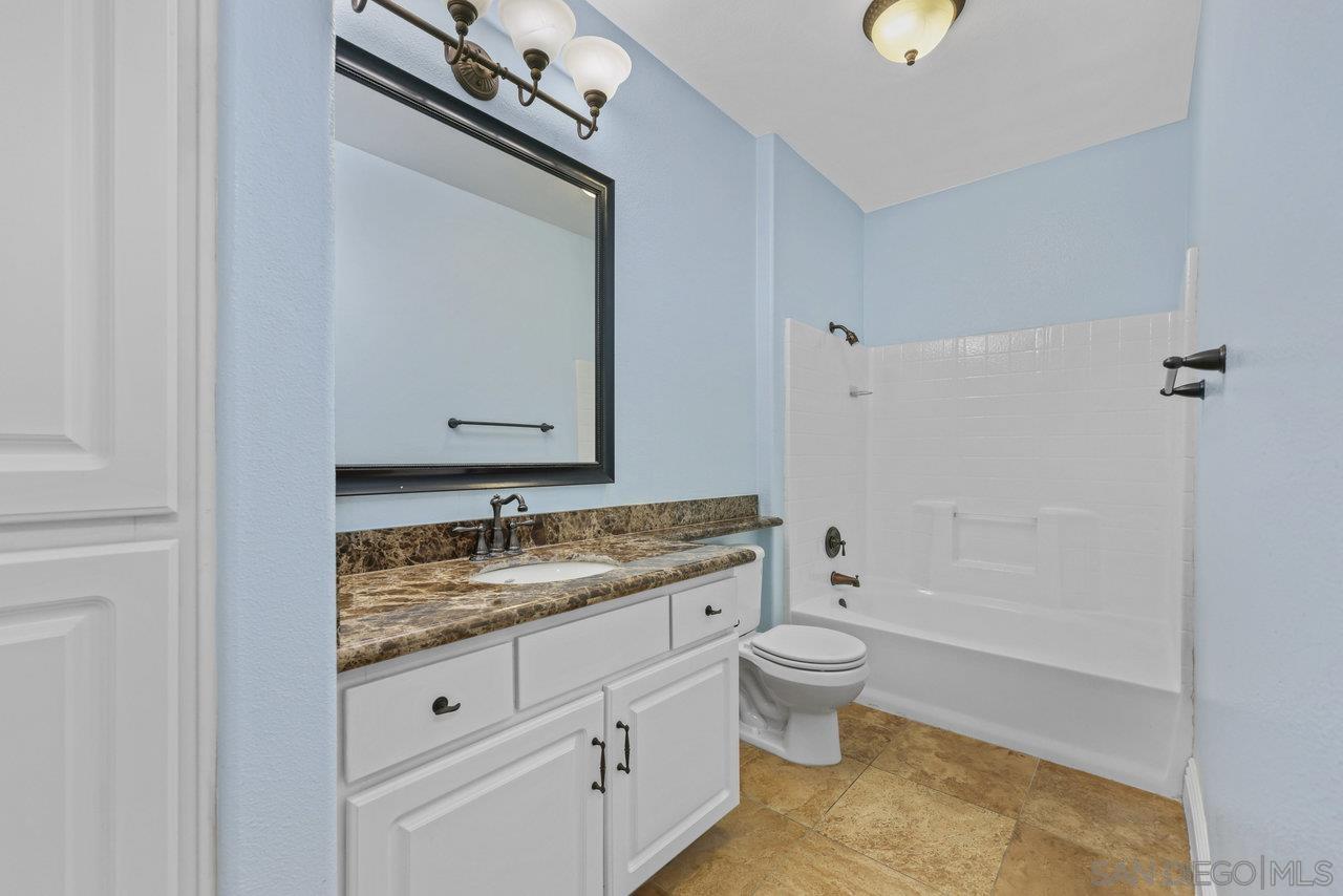 Detail Gallery Image 10 of 14 For 12372  Carmel Country Rd  #202,  San Diego,  CA 92130 - 2 Beds | 2 Baths