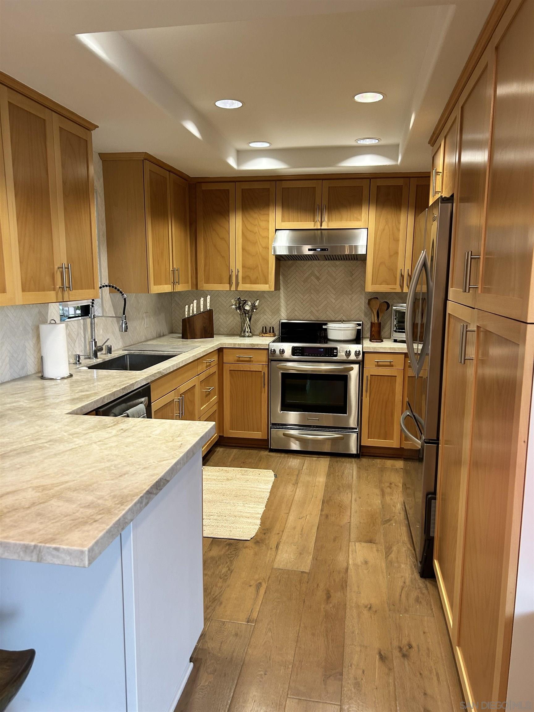 Front Image Thumbnail for SD250035437