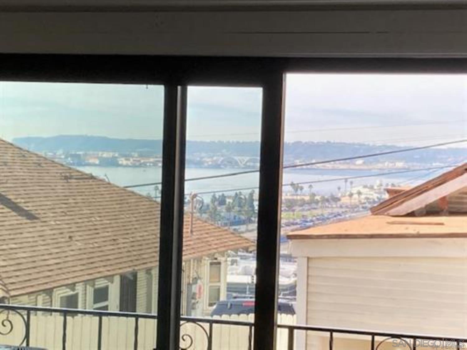 Detail Gallery Image 15 of 35 For 811 W Nutmeg St  302, San Diego,  CA 92103 - 2 Beds | 2 Baths