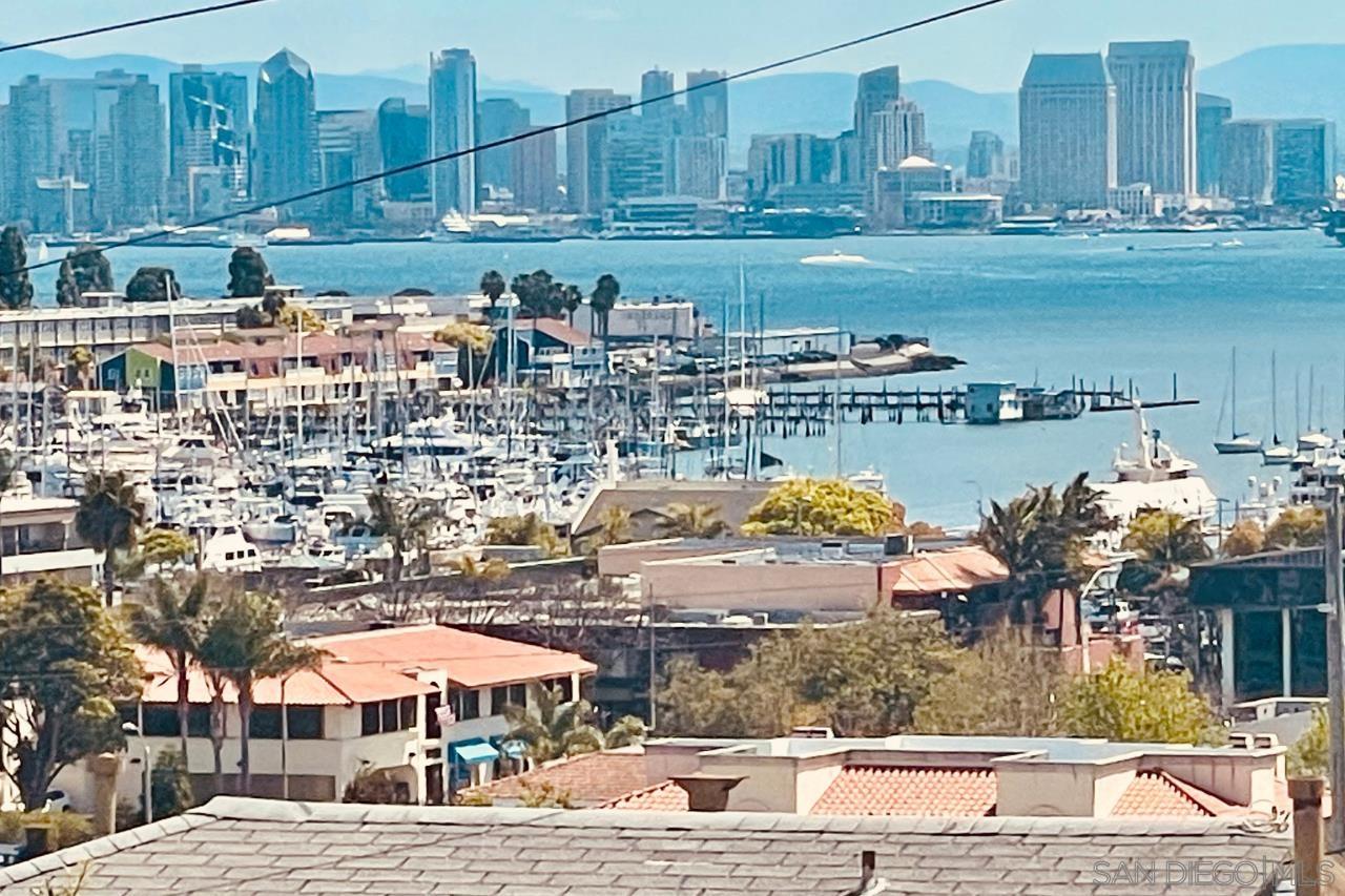 Detail Gallery Image 1 of 1 For 1250  Willow St, San Diego,  CA 92106 - 3 Beds | 3 Baths