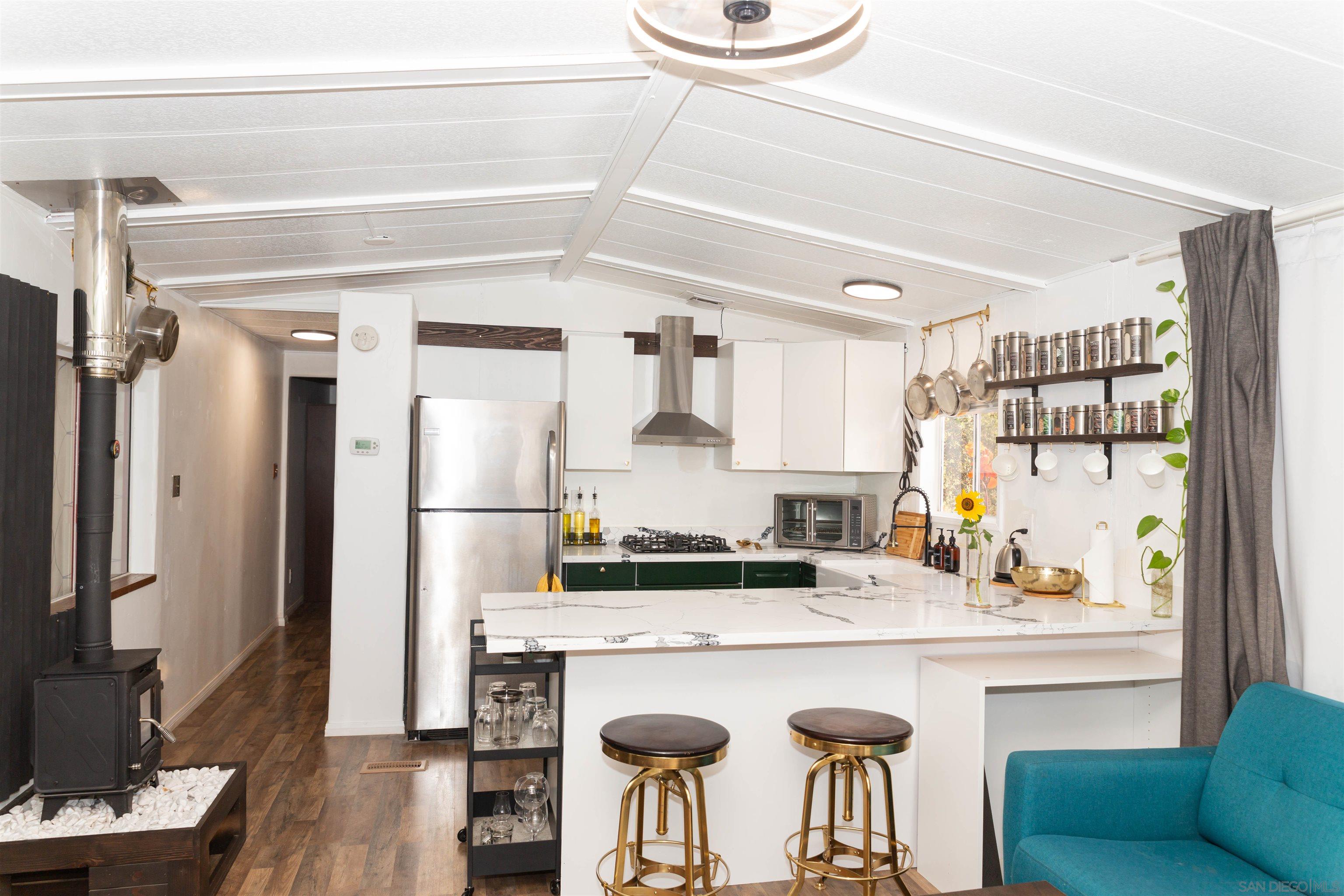 Front Image Thumbnail for SD250035577