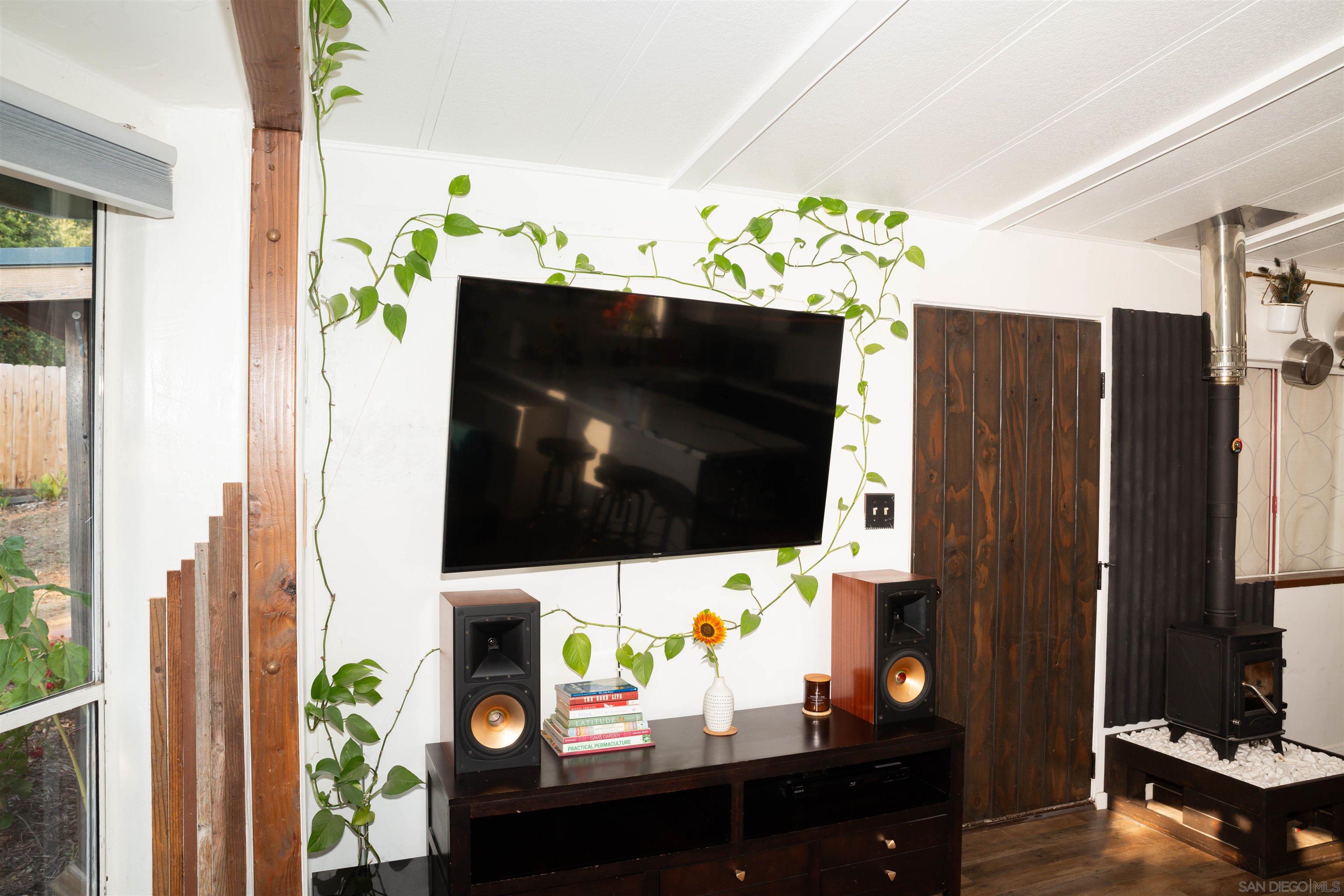 Detail Gallery Image 4 of 26 For 20083  Hwy 76, Pauma Valley,  CA 92061 - 1 Beds | 1 Baths