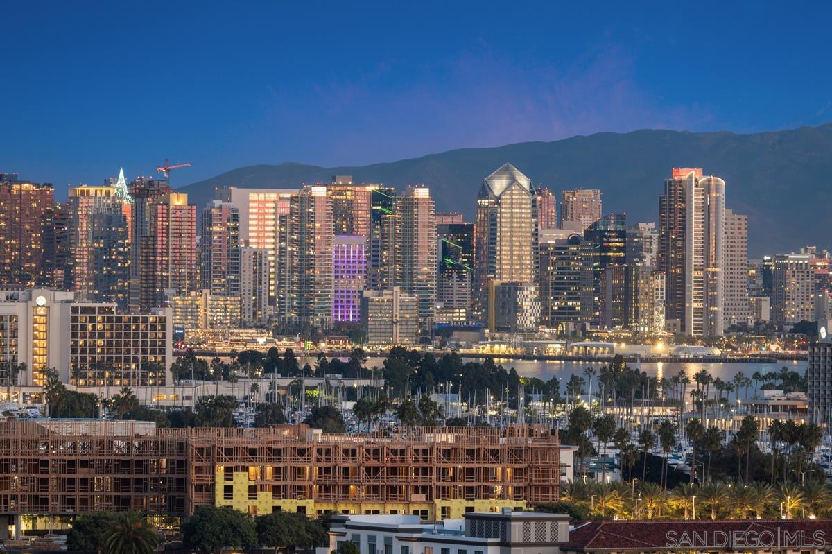 Detail Gallery Image 12 of 46 For 2035  Evergreen, San Diego,  CA 92106 - 4 Beds | 3/1 Baths