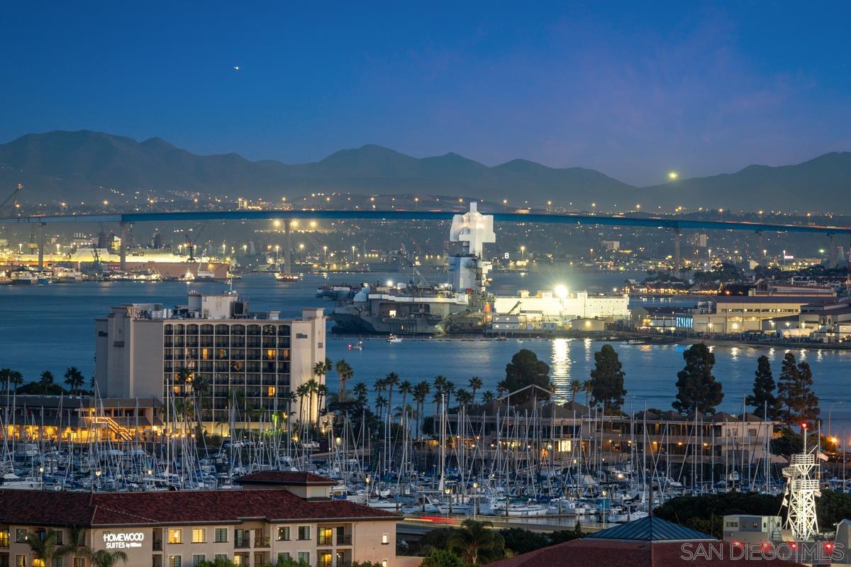 Detail Gallery Image 13 of 46 For 2035  Evergreen, San Diego,  CA 92106 - 4 Beds | 3/1 Baths