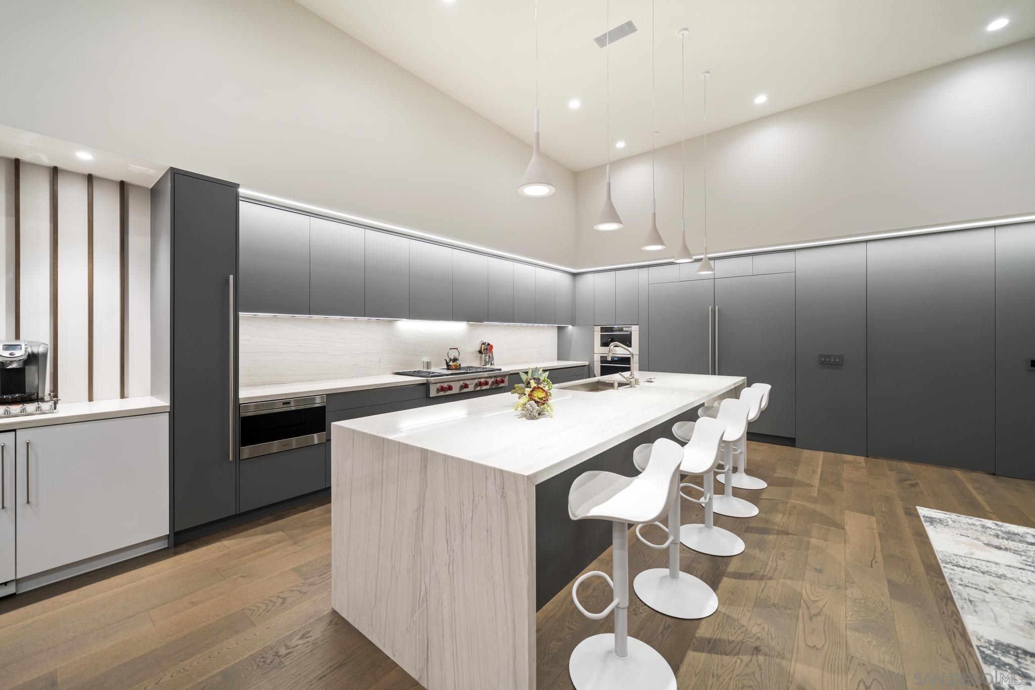 Detail Gallery Image 15 of 46 For 2035  Evergreen, San Diego,  CA 92106 - 4 Beds | 3/1 Baths