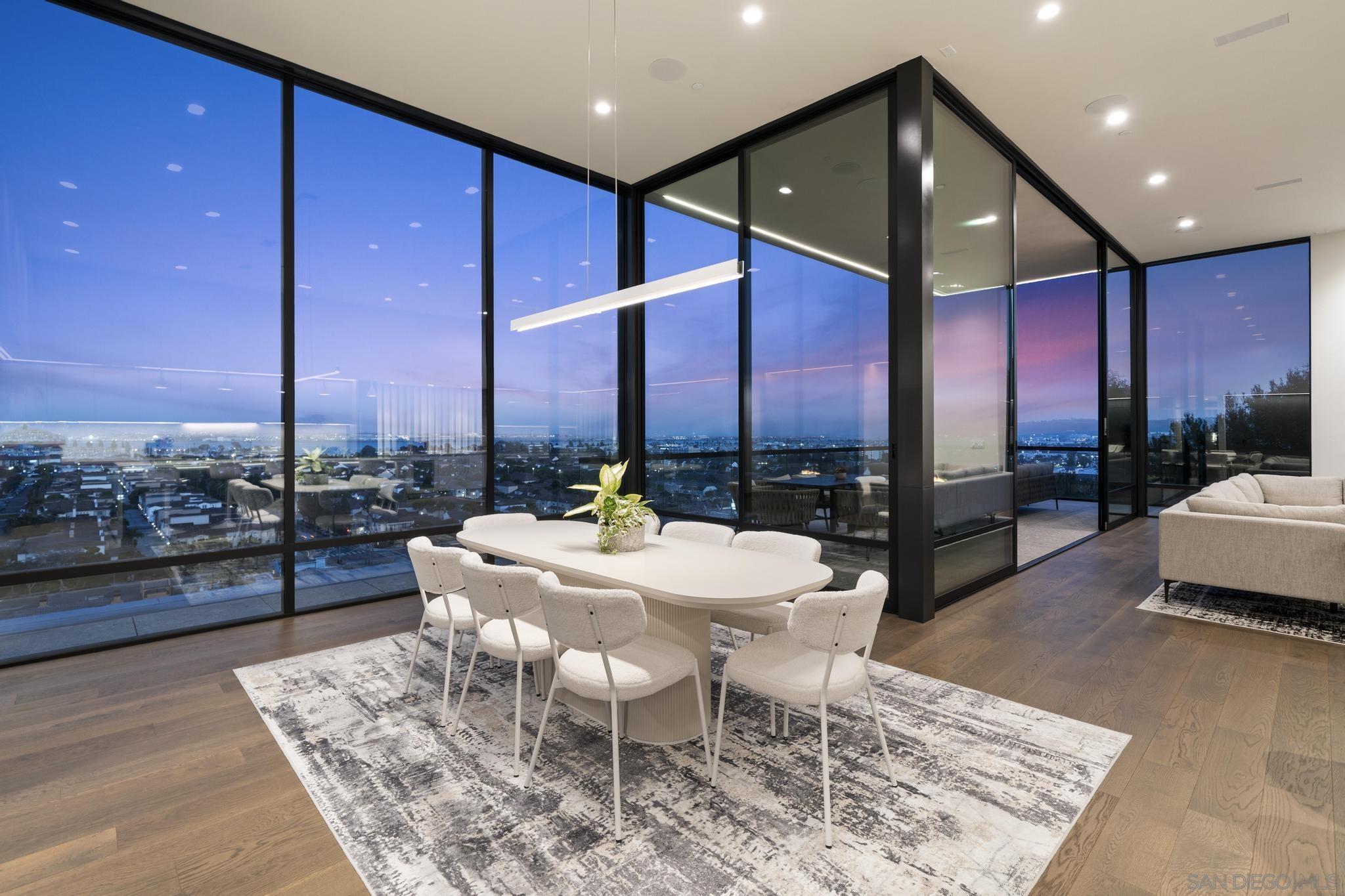 Detail Gallery Image 17 of 46 For 2035  Evergreen, San Diego,  CA 92106 - 4 Beds | 3/1 Baths