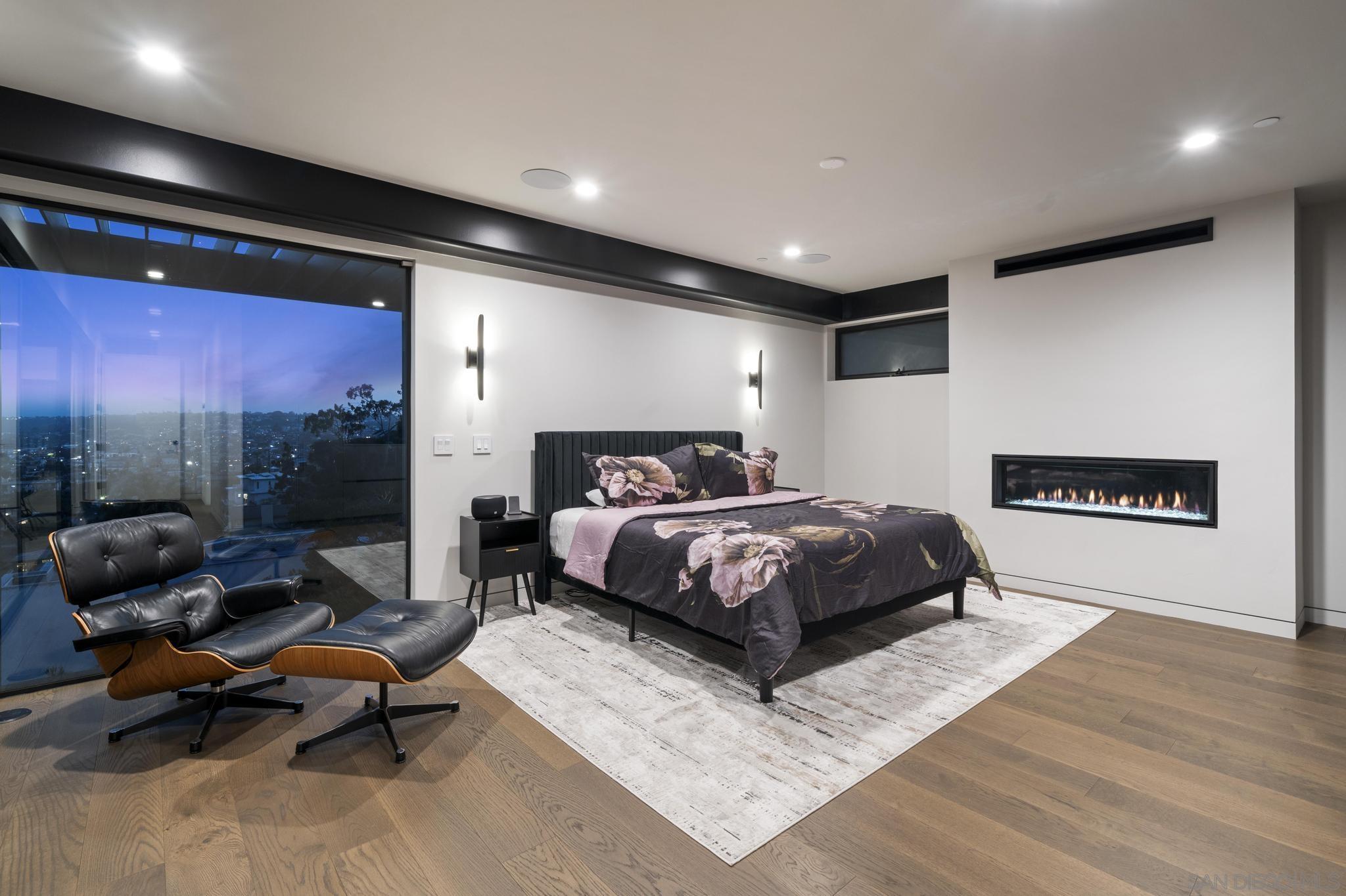 Detail Gallery Image 20 of 46 For 2035  Evergreen, San Diego,  CA 92106 - 4 Beds | 3/1 Baths