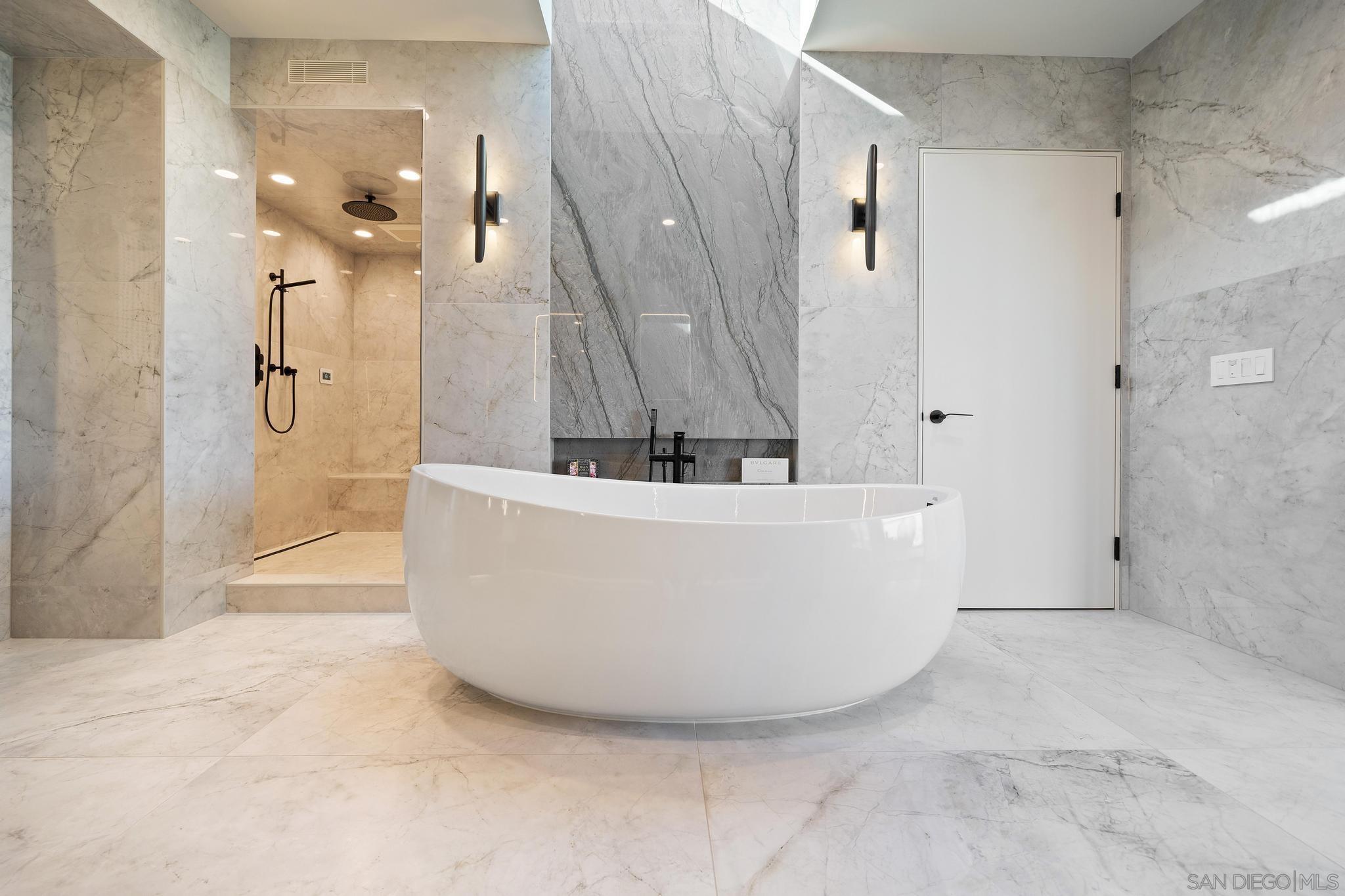 Detail Gallery Image 27 of 46 For 2035  Evergreen, San Diego,  CA 92106 - 4 Beds | 3/1 Baths