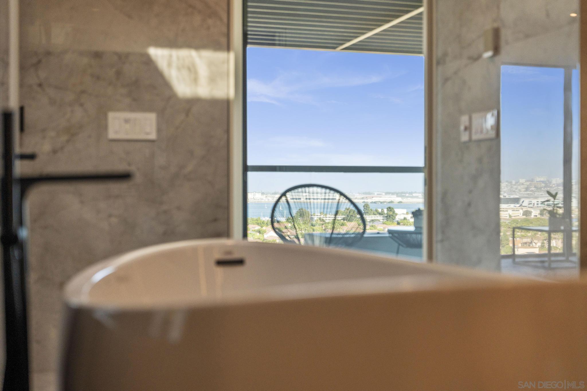 Detail Gallery Image 28 of 46 For 2035  Evergreen, San Diego,  CA 92106 - 4 Beds | 3/1 Baths