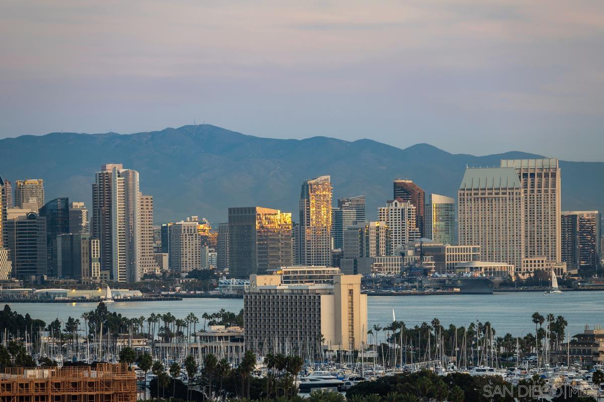 Detail Gallery Image 4 of 46 For 2035  Evergreen, San Diego,  CA 92106 - 4 Beds | 3/1 Baths