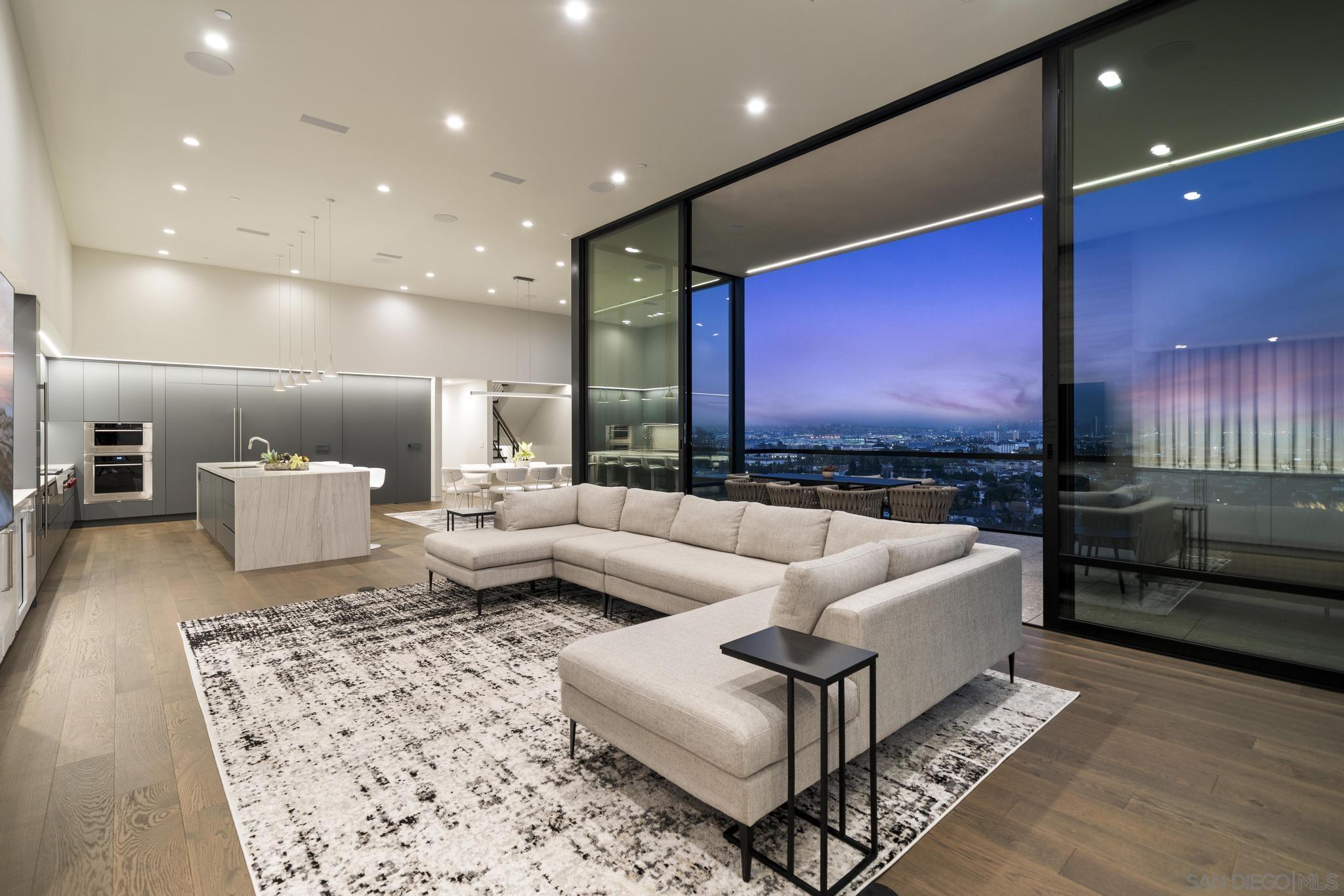 Detail Gallery Image 6 of 46 For 2035  Evergreen, San Diego,  CA 92106 - 4 Beds | 3/1 Baths