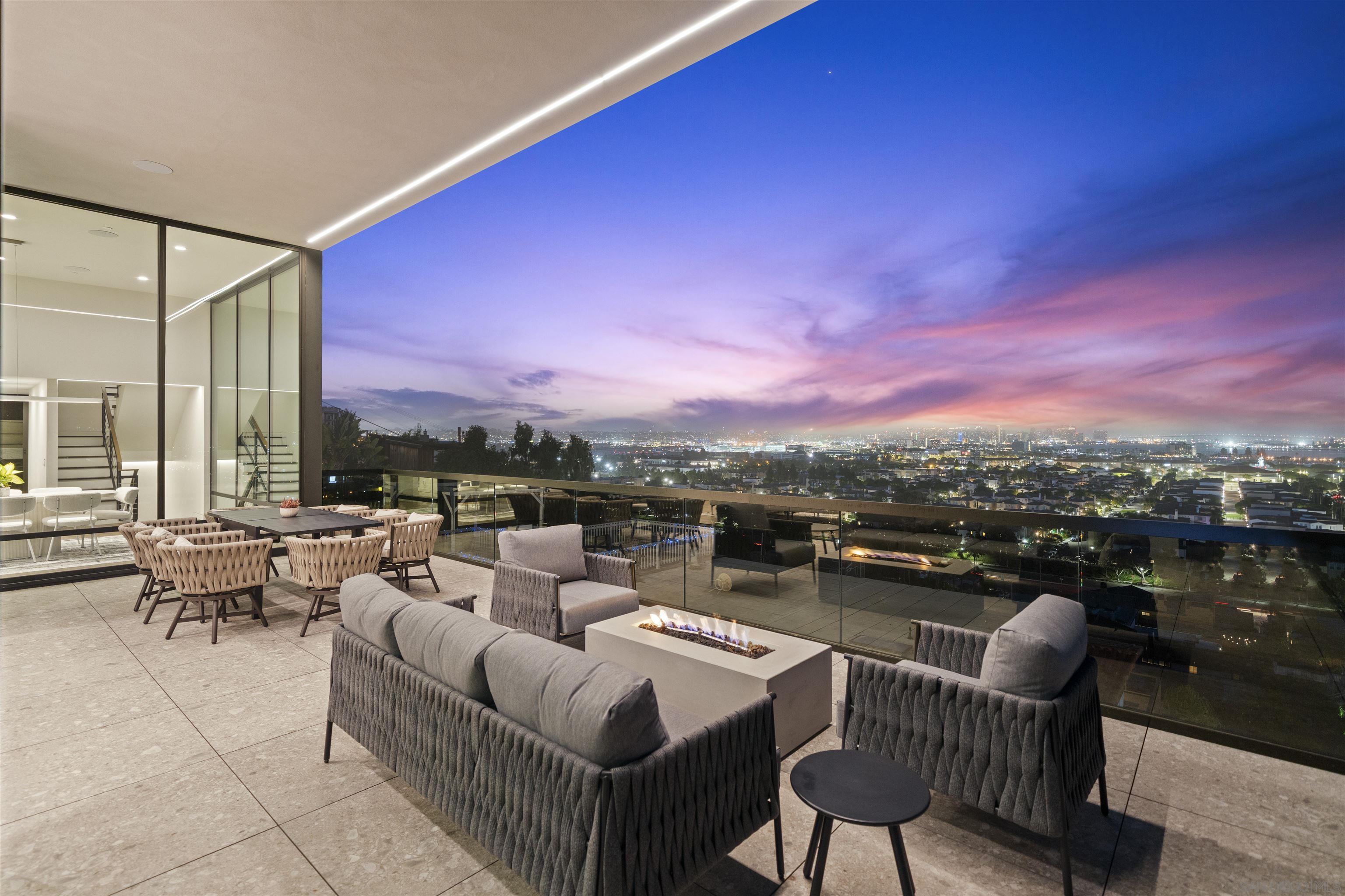 Detail Gallery Image 10 of 46 For 2035  Evergreen, San Diego,  CA 92106 - 4 Beds | 3/1 Baths