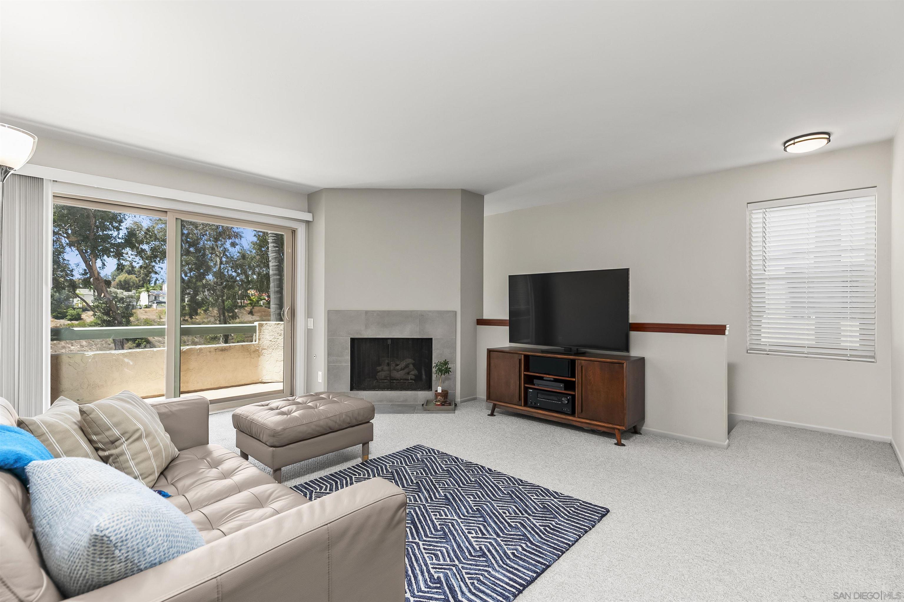 Front Image Thumbnail for SD250035623