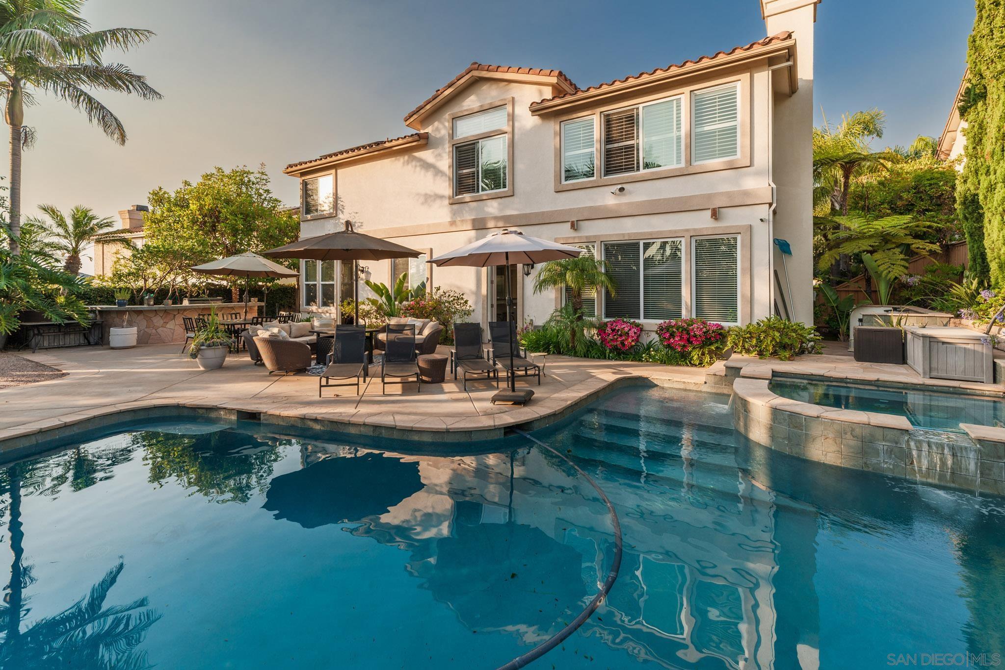 Detail Gallery Image 2 of 55 For 5255  Greenwillow Ln, San Diego,  CA 92130 - 7 Beds | 5/1 Baths